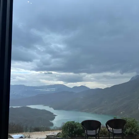 بوتيل Day Trip Albania *